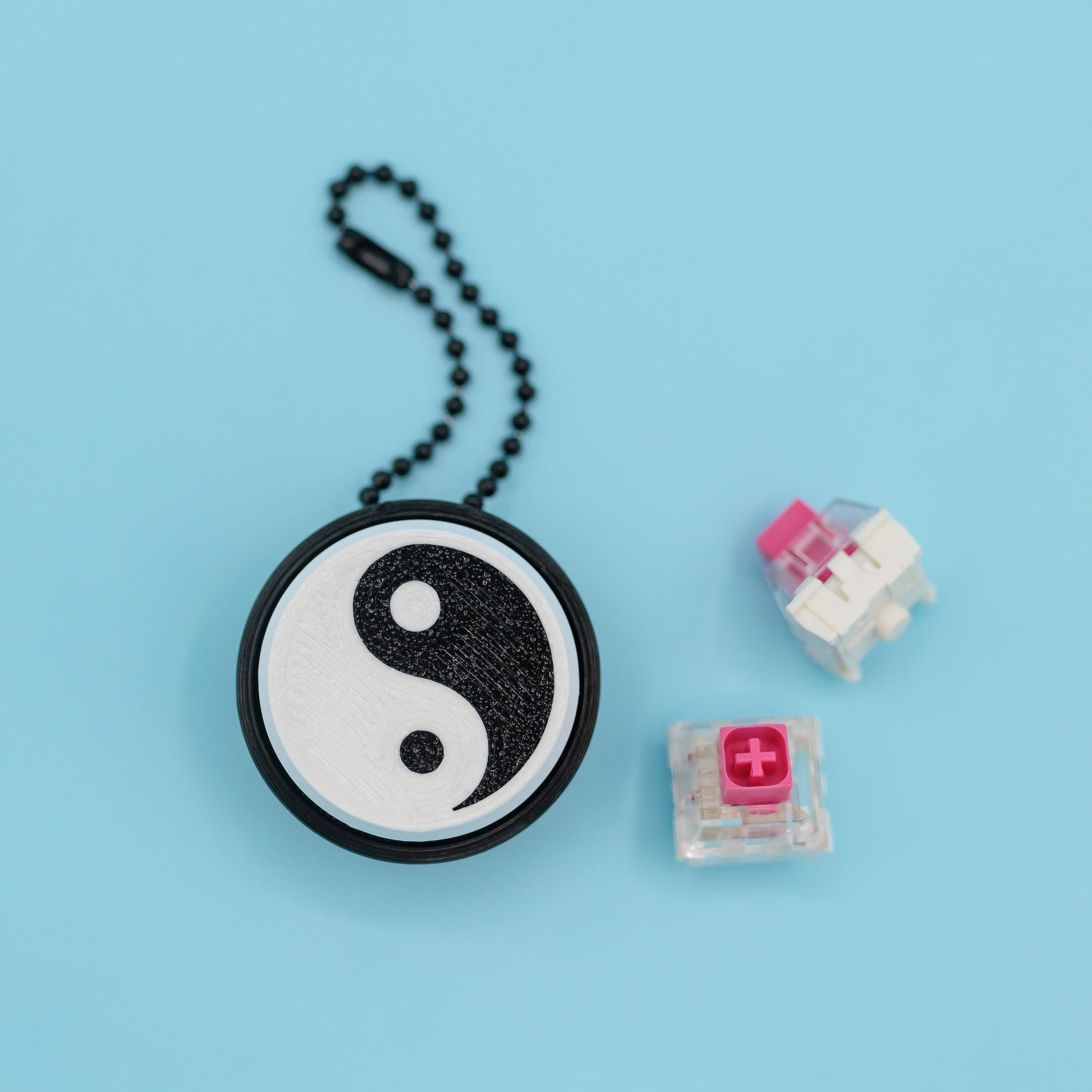 3D Printed Yin Yang Fidget Clicker Keychain, Cute Clicky Fidgets with Keyboard Switches Inside, Unique Fidgets for Adults, Bag Charm Gift