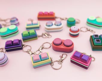 3D Printed Keycap Fidget Clickers, Super Clicky Fidget Keychains with Keyboard Switches, Fun Unique Typing Fidgets, Cute Fidgets for Gifts
