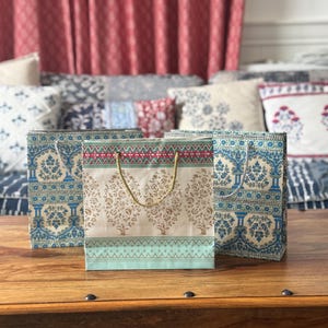 Indian Print Paper Gift Bags: Luxury Party Favor Set of 3 Assorted Square 2