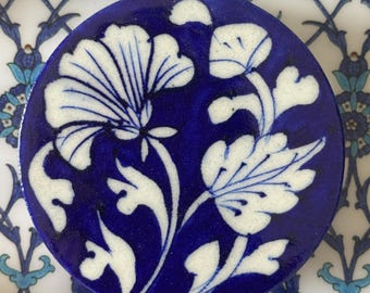 Handgemaakte houten onderzetters met bloemen-inlay en houder – cadeau voor gastvrouw, housewarming cadeau