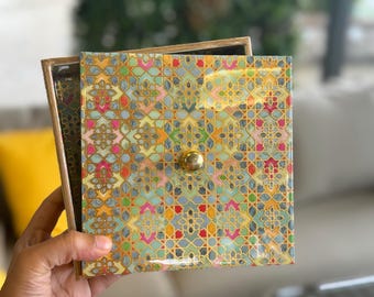 インド細密画　木彫り　民芸品　ヴィンテージ　 ジュエリーBOX　小物入れ ヴィンテージ手彫り木箱 | インド製ブラウン木製花彫り収納 | MCM蓋