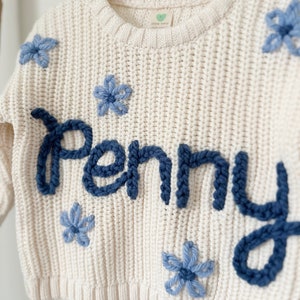 Hand Embroidered Baby Name Sweater with Flowers 画像 2