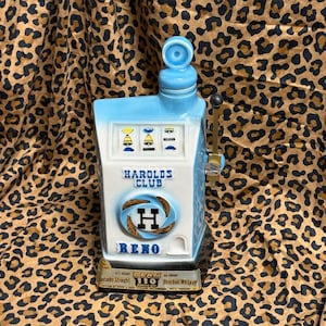 Harold’s Club Reno Jim Beam Slot Machine Decanter 1969 Casino Collectible Whiskey