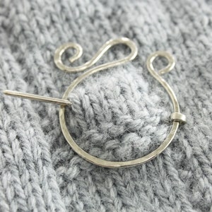 Penannular silver shawl pin, Clock shawl pin, Cardigan clasp, Viking pin, Knitting accessory, Circle pin, Silver brooch, Simple shawl pin