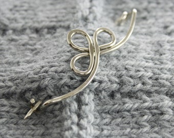 Minimalist Celtic knot shawl pin, Silver shawl pin, Safety pin, Metal pin, Simple cardigan clip, Knitting accessory, Fibula, Scarf pin