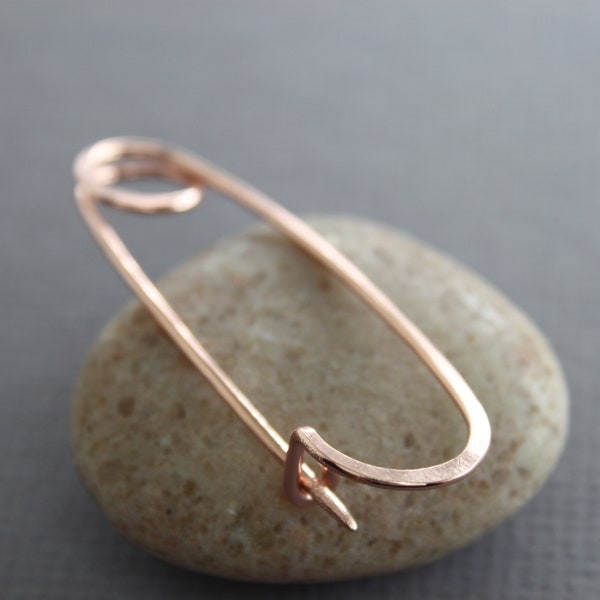 Minimalist safety shawl pin, Rounded shawl pin, Copper shawl pin, Simple cardigan clip, Knitting accessory, Primitive pin, Fibula