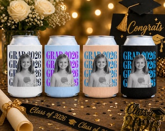 Funda enfriadora de latas personalizada con foto de graduación, regalo para graduación, Grad 2026, foto personalizada, enfriador de latas de 355 ml (12 oz)