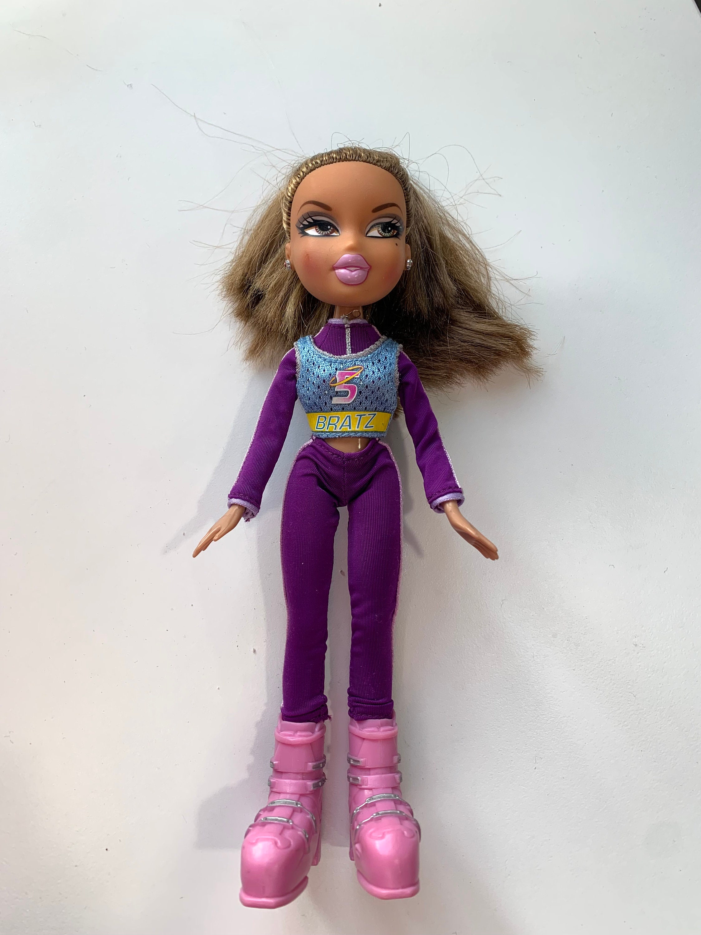 Bratz Bratzillaz Yasmina Clairvoya DOLL Magic Night Out Witches W