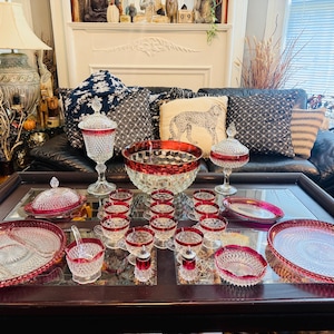 Vintage Indiana Glass Rubinröd Flash Diamond Point 19-delars set