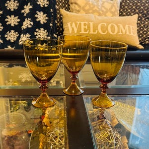 Set van 3 vintage amberkleurige glazen wijnbekers – midden van de eeuw glaswerk, retro amberkleurige drinkglazen, elegant vintage bargerei, verzamelobject Glasswa