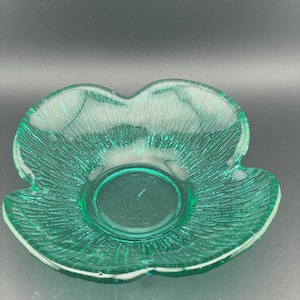 Blenko 625M Sea Green Petal Bowl - Handblown Glass