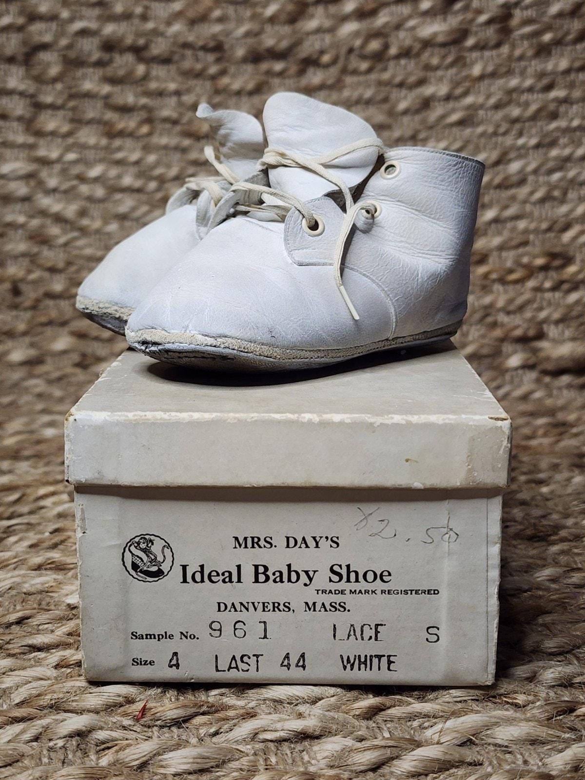 Vintage 1950's Mrs. Days Ideal Baby Shoes White Leather Infant Soft Sole Size 4