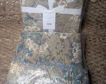 2 Fronhas acolchoadas florais Neena da Pottery Barn, 100% algodão, azul/verde, 26x20, tamanho NWT!