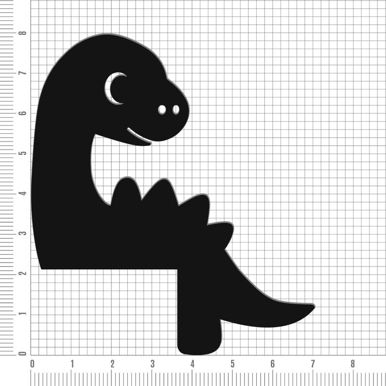Puede incluir: Silueta negra de un dinosaurio con cuello largo, ojos peque&ntilde;os y una sonrisa curva. El dinosaurio tiene una espalda puntiaguda y una cola larga. La imagen es un dise&ntilde;o gr&aacute;fico simple, para una habitaci&oacute;n infantil o un proyecto de manualidades.