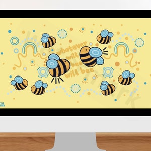 Può includere: Uno sfondo giallo con un motivo ripetitivo di api, cerchi e punti. Il testo "whatever will bee will bee" è scritto in bianco e nero.