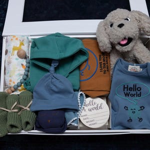 Coffret pour nouveau-né | Coffret cadeau personnalisé pour bébé| Cadeau non sexiste| Ensemble prénom personnalisé pour bébé| Coffrets cadeaux pour bébé| Ensemble Welcome Home pour bébé