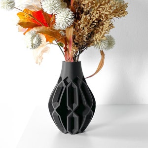 The Vesperi Vase STL 3D Print File, Digital Download for 3D Printing, Home Decor Vase for Flowers and Plants