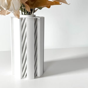 The Landis Vase STL 3D Print File, Digital Download for 3D Printing, Home Decor Vase for Flowers and Plants