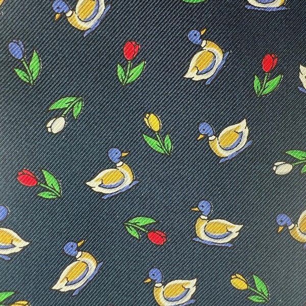 Fil a Fil Paris Ascot Cravat - Navy Blue with Ducks with Tulips