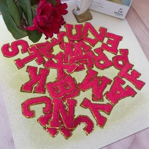 Parche de letras de chenilla para pegar, parche de imitación, parche de aplique con letras bordadas de chenilla con purpurina de 2,17 pulgadas de la A a la Z, parche de letras de chenilla para planchar