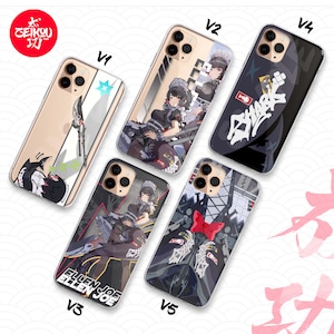 Op de afbeelding: Transparante telefoonhoesjes met diverse ontwerpen in anime-stijl. De hoesjes tonen illustraties van personages en graphics in zwart, wit en andere kleuren. Sommige hoesjes hebben tekst, waaronder "ELLEN JOE" en "SHARK". Het Seikyou Shop-logo staat linksboven.