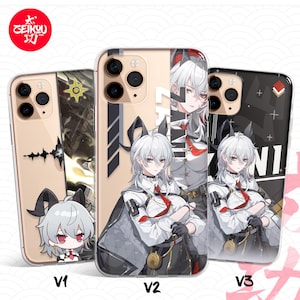 Könnte beinhalten: Drei Handyhüllen mit Charakterdesigns im Anime-Stil. Die Hüllen haben einen transparenten Hintergrund mit verschiedenen Illustrationen eines Charakters mit weißen Haaren, einer roten Krawatte und einem schwarzen Outfit. Die Hüllen sind mit V1, V2 und V3 beschriftet.