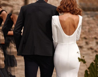 Schlichtes, elegantes weißes Kleid mit langen Ärmeln, nicht durchsichtig, Reißverschluss, integrierter BH