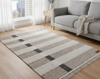 Hand knotted wool soumak rug: Earthy Minimalist Design rug for Bedroom Living room