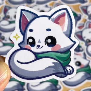Pegatina de zorro de hielo en estilo chibi kawaii | Vinilo brillante impermeable | Planificador para portátil, diario, botella de agua, escritorio, libreta, funda para teléfono