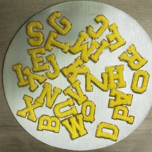 Parche termoadhesivo de letras de chenilla, bordado con nombre en mayúsculas y ribete dorado para coser, parche termoadhesivo de letras de chenilla, bordado abecedario de moda para planchar