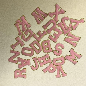 Parche bordado con letras del alfabeto para planchar, parche bordado, parche de aplique con letras A-Z de chenilla con purpurina de 2,17 pulgadas, parche con nombre y letra DIY.
