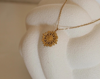 Sanoe Necklace I Stainless Steel Necklace I Vintage Necklace I Waterproof Necklace I Medallion Necklace I Minimalist Necklace I Gold-Plated Boho Necklace