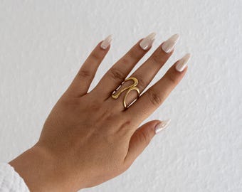 Open Wave Ring, Adjustable Stainless Steel Viktoria Ring – Minimalist, Lightweight, Hypoallergenic Jewelry, Gold Plated, Waterproof, Elegant