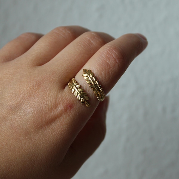 Adjustable Gold Plated Stainless Steel Leaf Ring – Waterproof, Boho Jewelry, Lightweight & Hypoallergenic, Gift for Her, Elegant