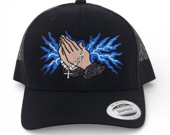 The Power Of Prayer Bestickter Hut mit Kristallen
