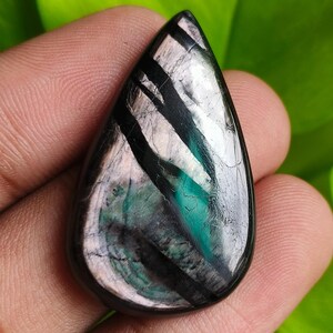 Incredibile pietra preziosa sciolta cabochon a forma di pera di iperstene naturale al 100% di alta qualità per la creazione di gioielli [44 carati, 36 x 22 x 5 mm]