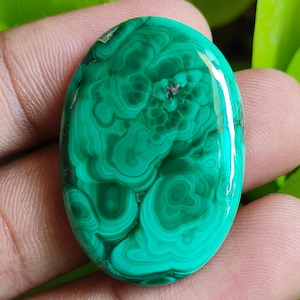 Cabochon a forma di pera in malachite naturale, pietra preziosa naturale sfusa, malachite naturale per la creazione di gioielli, peso 60 ct, dimensioni 34 x 23 mm