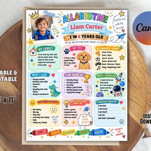 Op de afbeelding: Een kleurrijke 8,5 bij 11 inch printbare All About Me-poster voor een 6-jarige genaamd Liam Carter. De sjabloon bevat secties voor familie, huisdieren, hobby's en doelen, versierd met illustraties van een raket, dinosaurus en sterren.