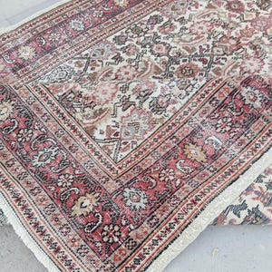 Vintage Heriz Rug 4.11x6.2: Antique Malayer Handmade Persian Rug