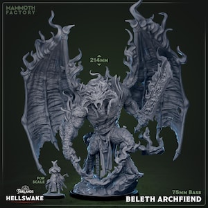 Puede incluir: Miniatura gris detallada de Belet Archfiend, una figura demoníaca con grandes alas, una espada y llamas. La figura mide 21,4 cm de altura y se apoya en una base de 7,5 cm. La imagen incluye el texto "Farlands Hellswake" y "Mammoth Factory".
