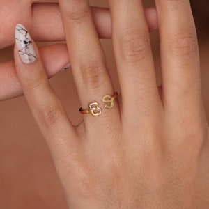 Anillo de oro de 14 quilates con dos iniciales, anillo de oro auténtico con dos letras, anillo delicado personalizado, anillo con iniciales personalizado hecho a mano, regalo para parejas