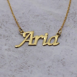 Collar con nombre de oro de 14 quilates, colgante con nombre personalizado, joyería delicada para mujer, joyería personalizada minimalista, regalo significativo para ella