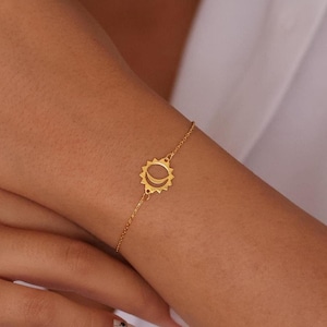14K Gold Moon And Sun Bracelet, Dainty Celestial Jewelry for Women, Trendy Cosmic Jewelry, Astrology Lovers Bracelet, Tiny Crescent Bracelet