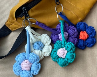 Pinterest Colgante para bolso colorido de crochet con flor de hojaldre (producto físico)