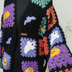 Handmade Halloween Crochet Cardigan – Colorful Granny Square Sweater with Ghost, Pumpkin, Bat & Spider Appliqués – Spooky Festival Outfit