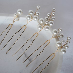 Pearl hair pins, gold bridal hair pin, wedding hair comb, crystal hair piece, pearl hair accessory, bridesmaid hair pins, pearl hair clip