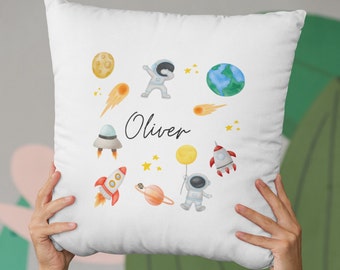 Coussin personnalisé | Décor de chambre pour garçon | Décor de pépinière | Cadeau garçon | Coussin câlin | Idées cadeaux d'anniversaire | Cadeaux sur le thème de l'espace pour les garçons