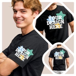 Könnte beinhalten: Ein schwarzes T-Shirt mit einem blauen, gelben und grünen Sternmuster auf dem Ärmel und dem Text "YOUR DESIGN HERE" auf der Vorderseite. Das Shirt wird an einem Modell gezeigt.