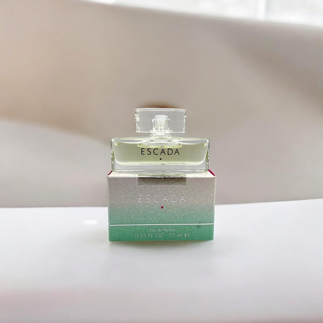 Escada Signature MINIATURE Eau Parfum 7,5ml. A Shy Masterpiece. Long ...