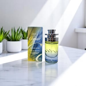 Eau de Cartier Edition Limitée MINIATURE Eau Toilette 15ml. Discontinued & Very rare. An aromatic spicy fragrance for women and men.